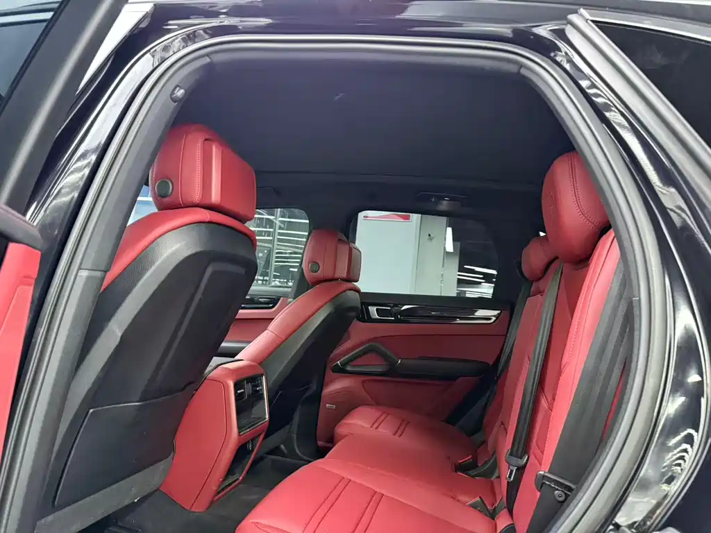Porsche Cayenne — миниатюра 8