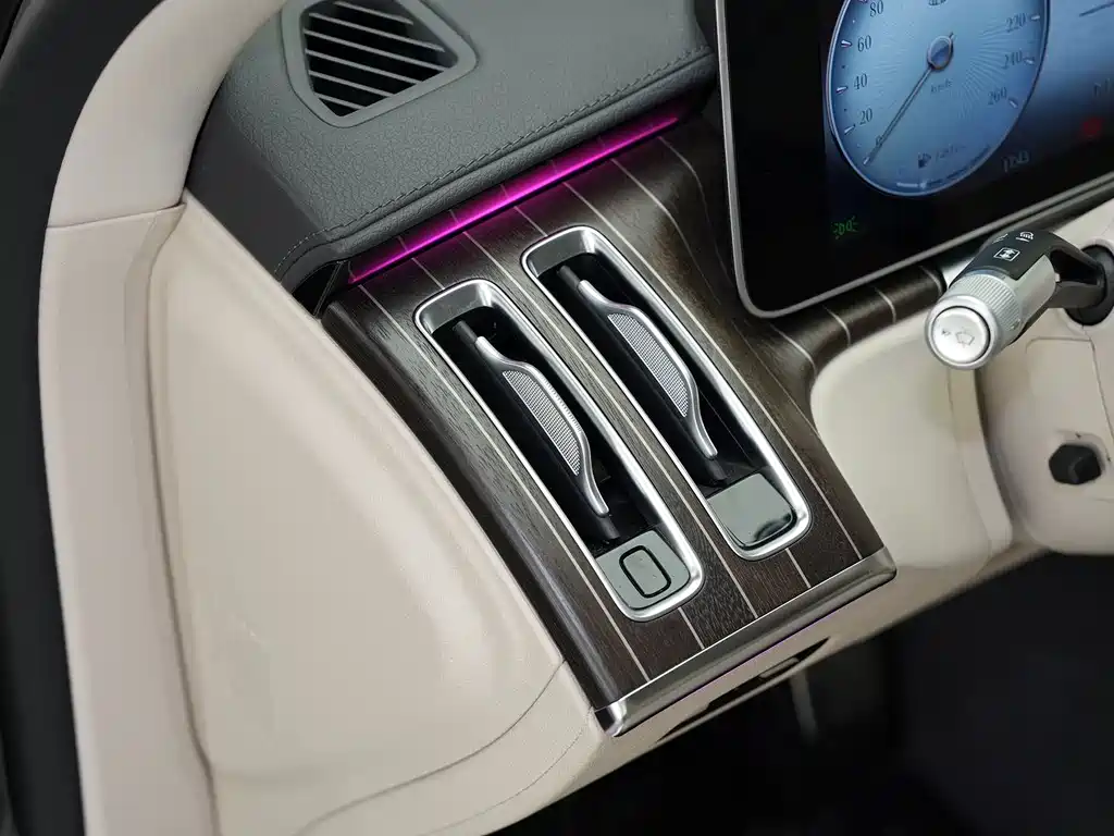 Mercedes-Benz S-Class — миниатюра 11