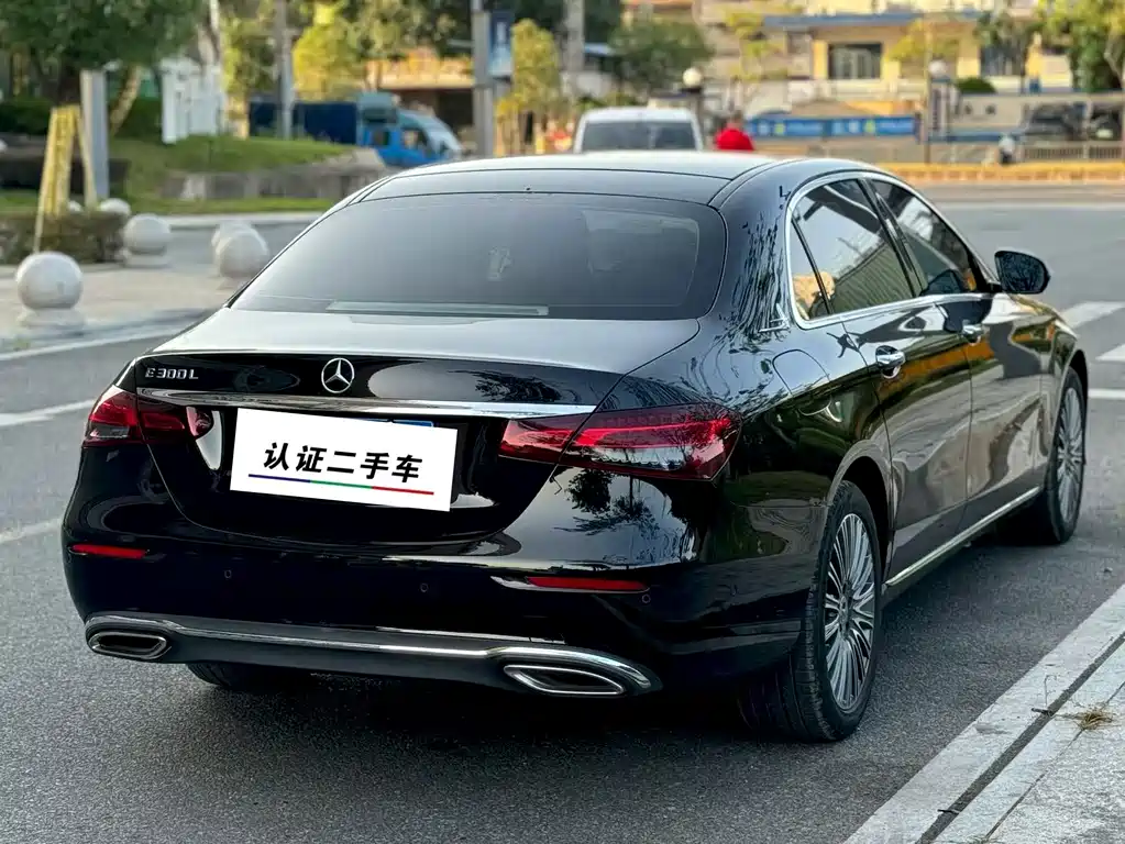 Mercedes-Benz E-Class 2023 — фото 4
