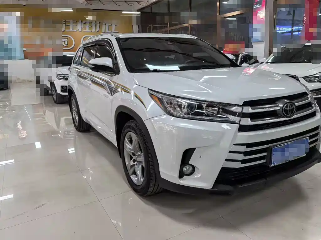 TOYOTA HIGHLANDER