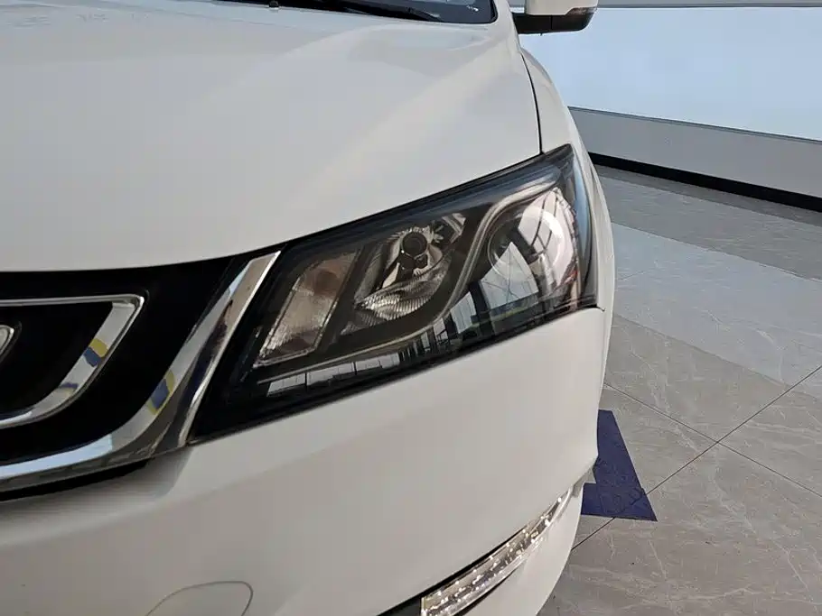Geely Emgrand — миниатюра 5