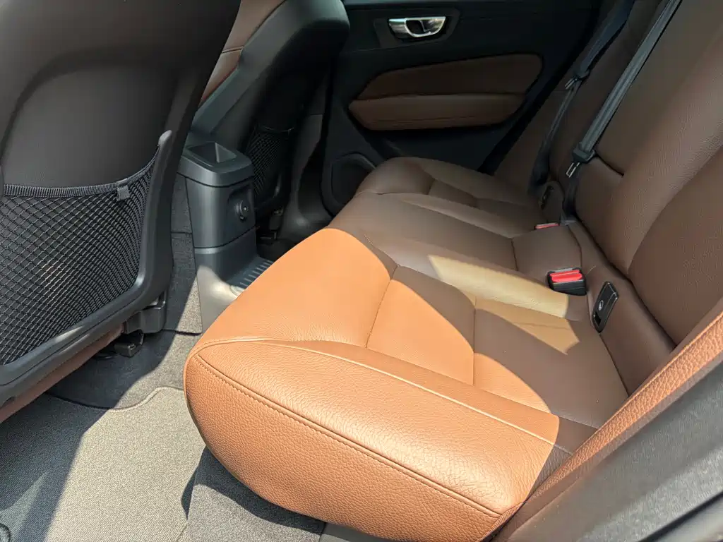 Volvo XC60 2025 Luxury
