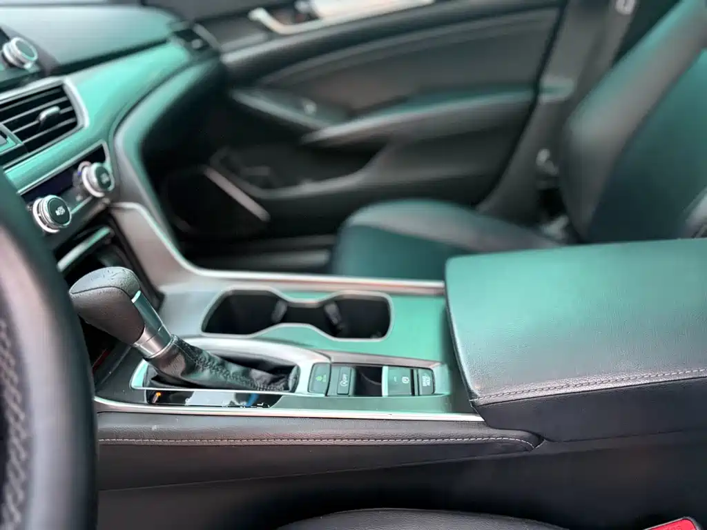 Honda Accord — миниатюра 14