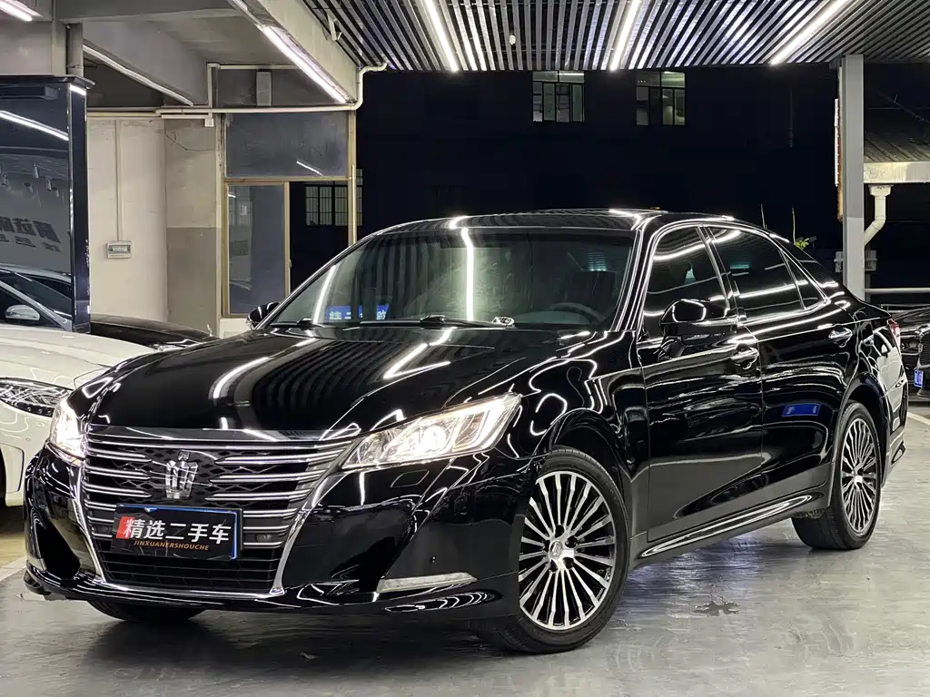 Toyota Crown 2017
