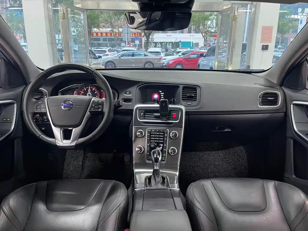 Volvo V60 — миниатюра 9