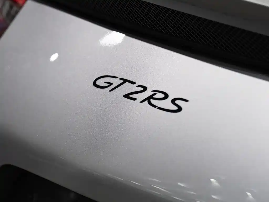 Porsche 911 2018 GT2 RS 3.8T