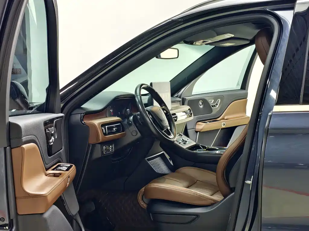 Lincoln Aviator — миниатюра 7