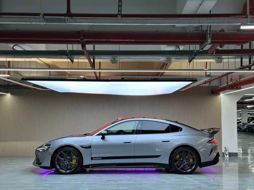 XIAOMI CAR XIAOMI SU7 ULTRA