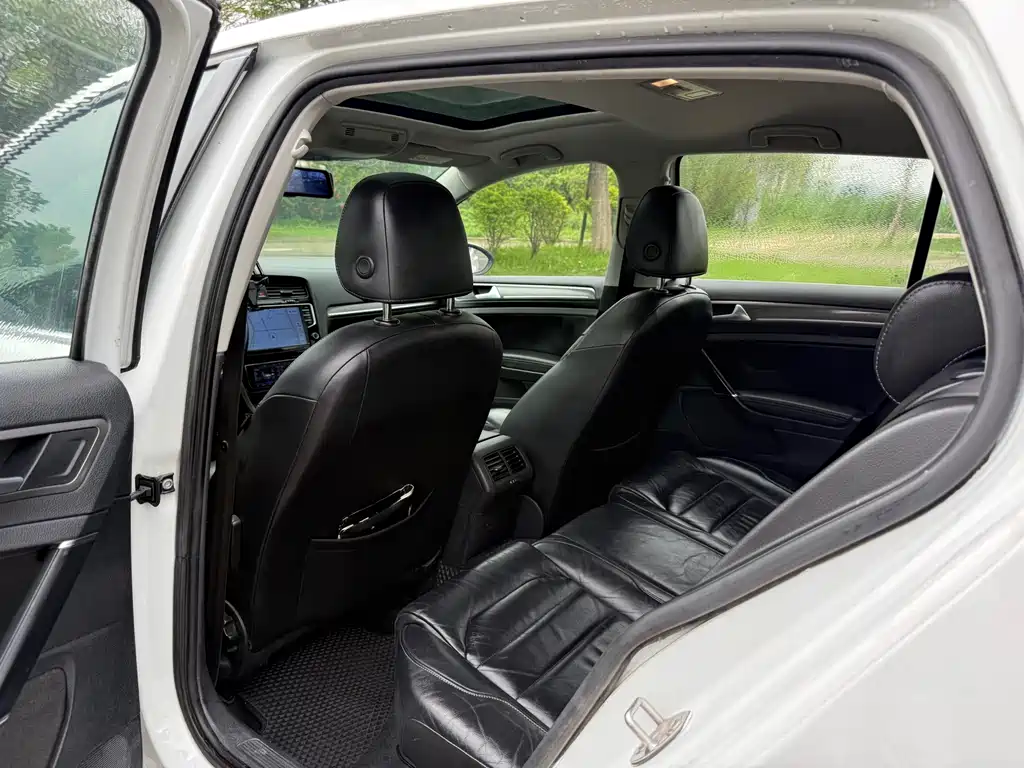 Volkswagen Golf 2015 1.4TSI AT Luxury