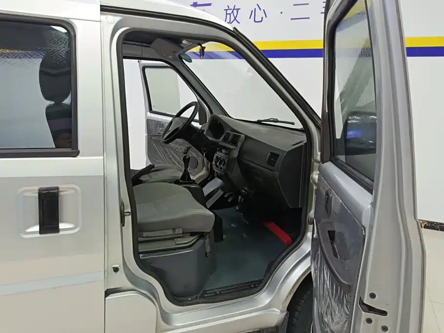 Wuling Rongguang — миниатюра 8