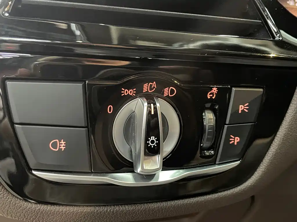 BMW 5 Series Facelift 525Li Luxury Package, фото 24