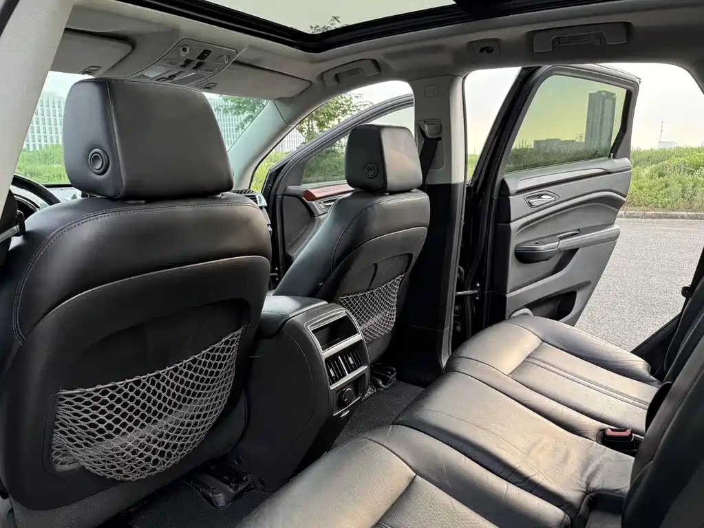 Cadillac SRX — миниатюра 7