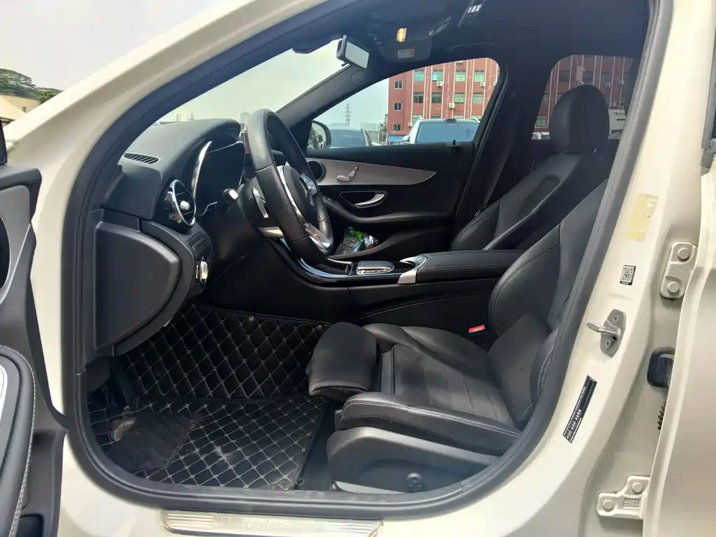 Mercedes-Benz C-Class — миниатюра 7
