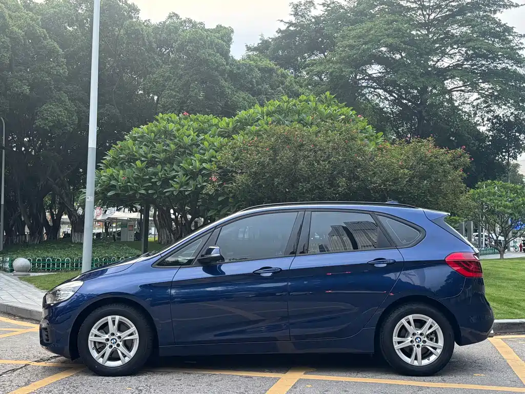 BMW 2 Series Active Tourer — миниатюра 4