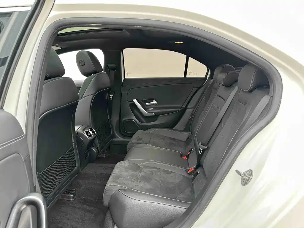 Mercedes-Benz A-Class — миниатюра 4