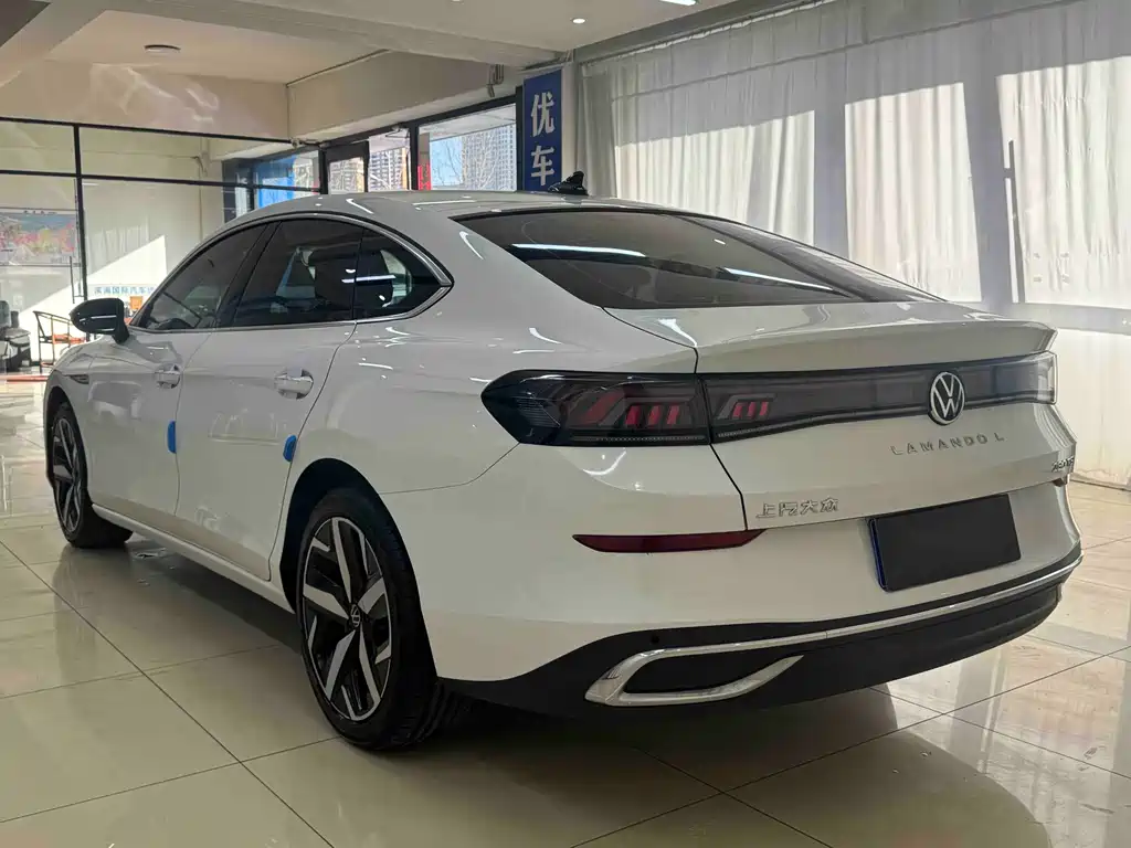 VOLKSWAGEN LINGDU