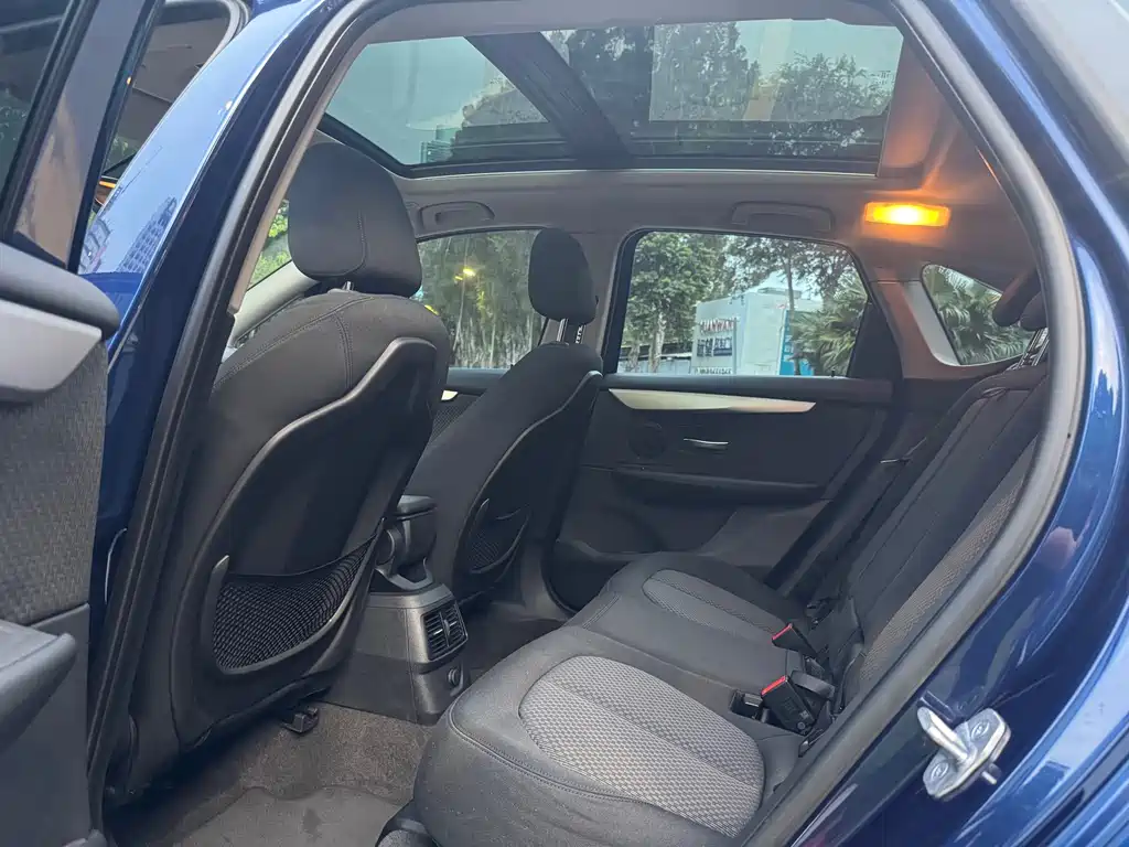 BMW 2 Series Active Tourer — миниатюра 9