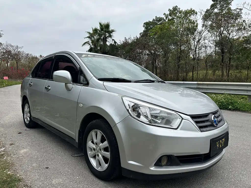 Venucia D50 2014 1.6L MT