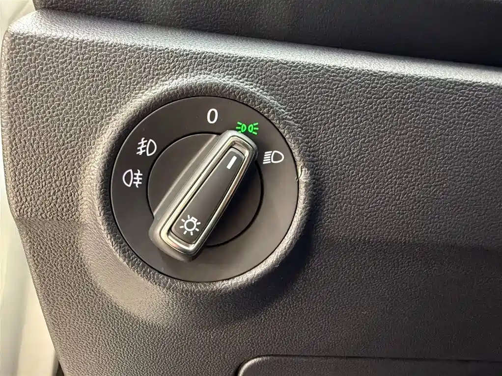 VOLKSWAGEN T ROC EXPLORING SONGS