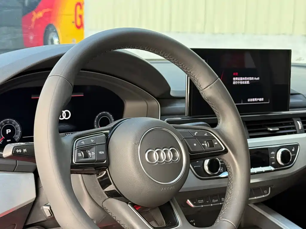 Audi A4L 2023 — фото 17