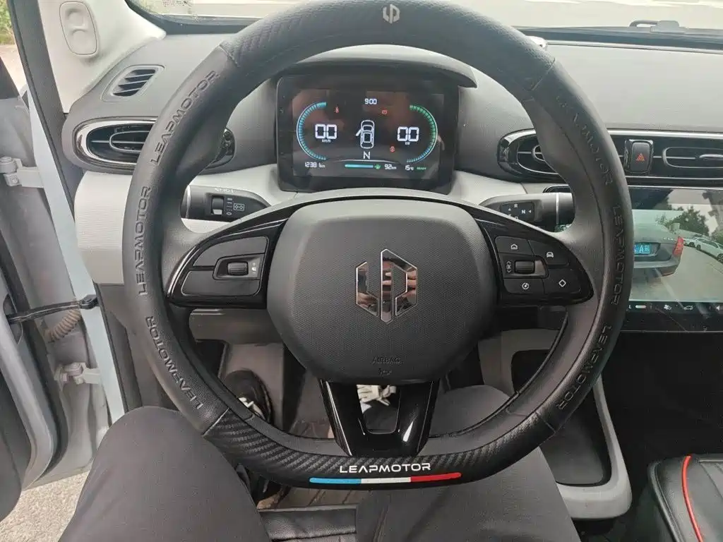 Leapmotor Leapmotor T03 — миниатюра 11