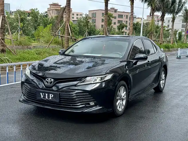 TOYOTA CAMRY 2019