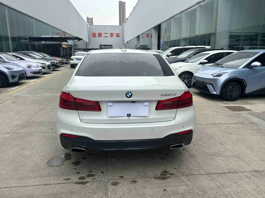 BMW 5 Series — миниатюра 8