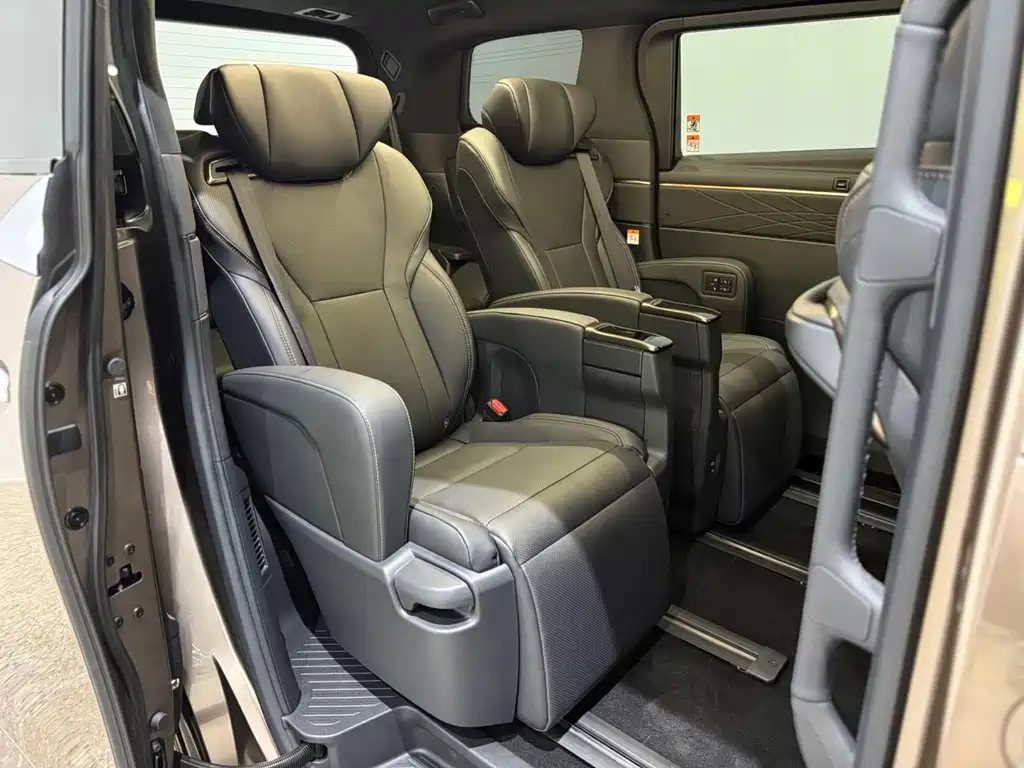 Toyota Alphard 2025 2.5L Luxury