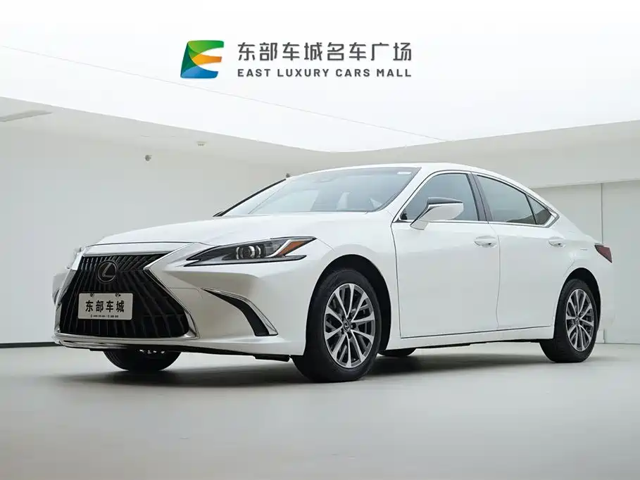 Lexus ES 2024