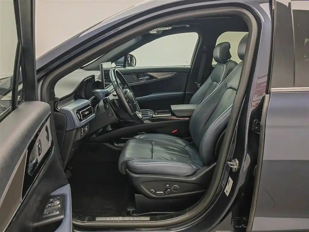 Lincoln Nautilus 2021 2.7T