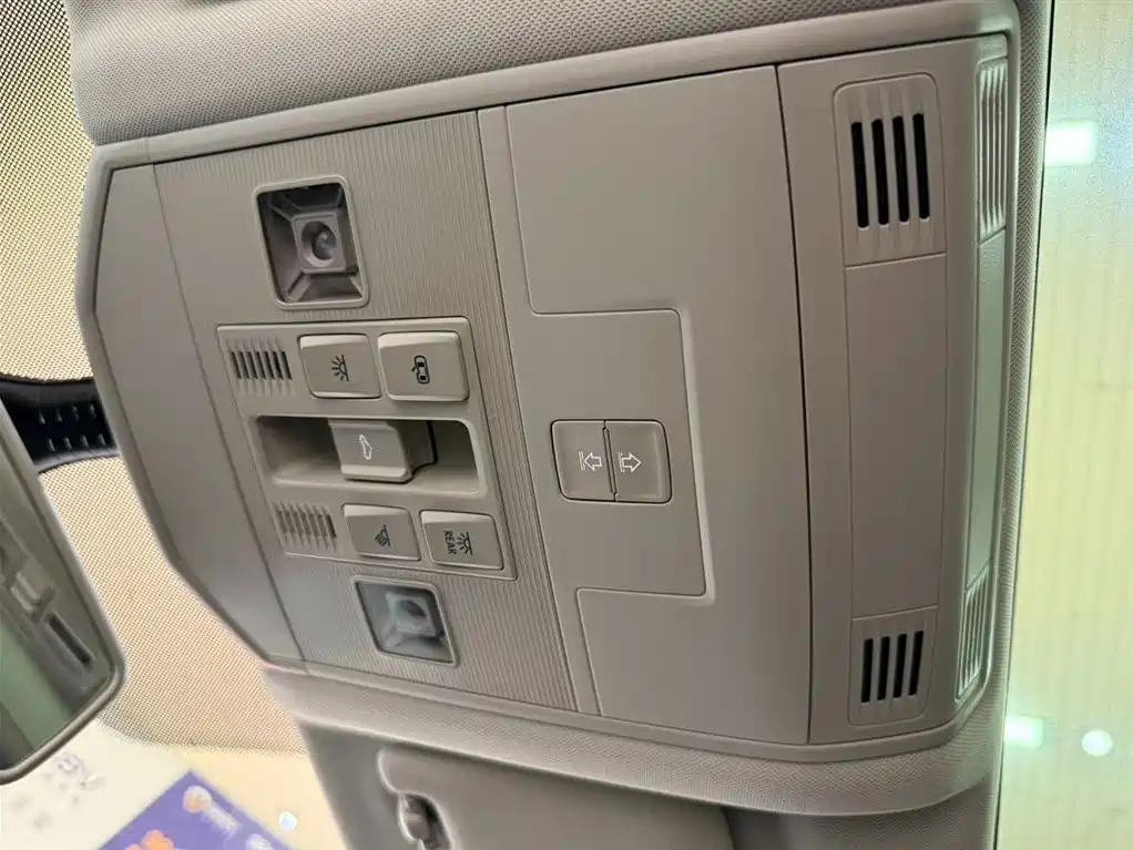 VOLKSWAGEN T ROC EXPLORING SONGS