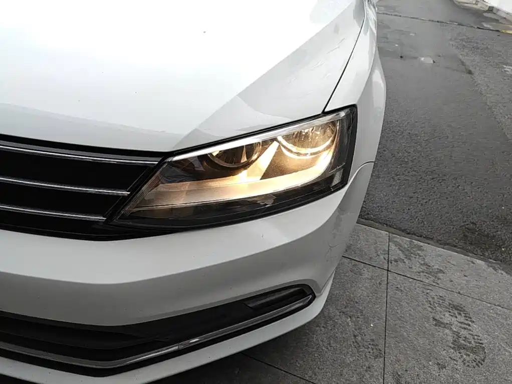 Volkswagen Sagitar — миниатюра 24