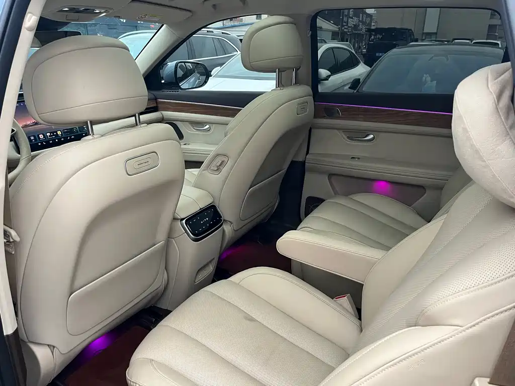 AITO ASK THE WORLD M7