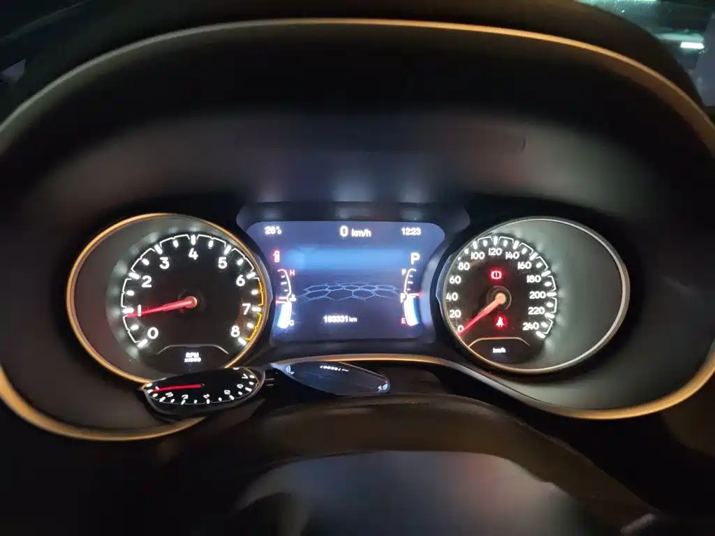 Jeep Compass — миниатюра 7