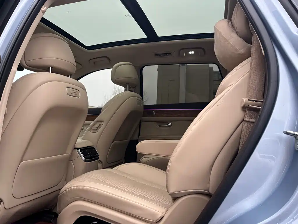 AITO ASK THE WORLD M7