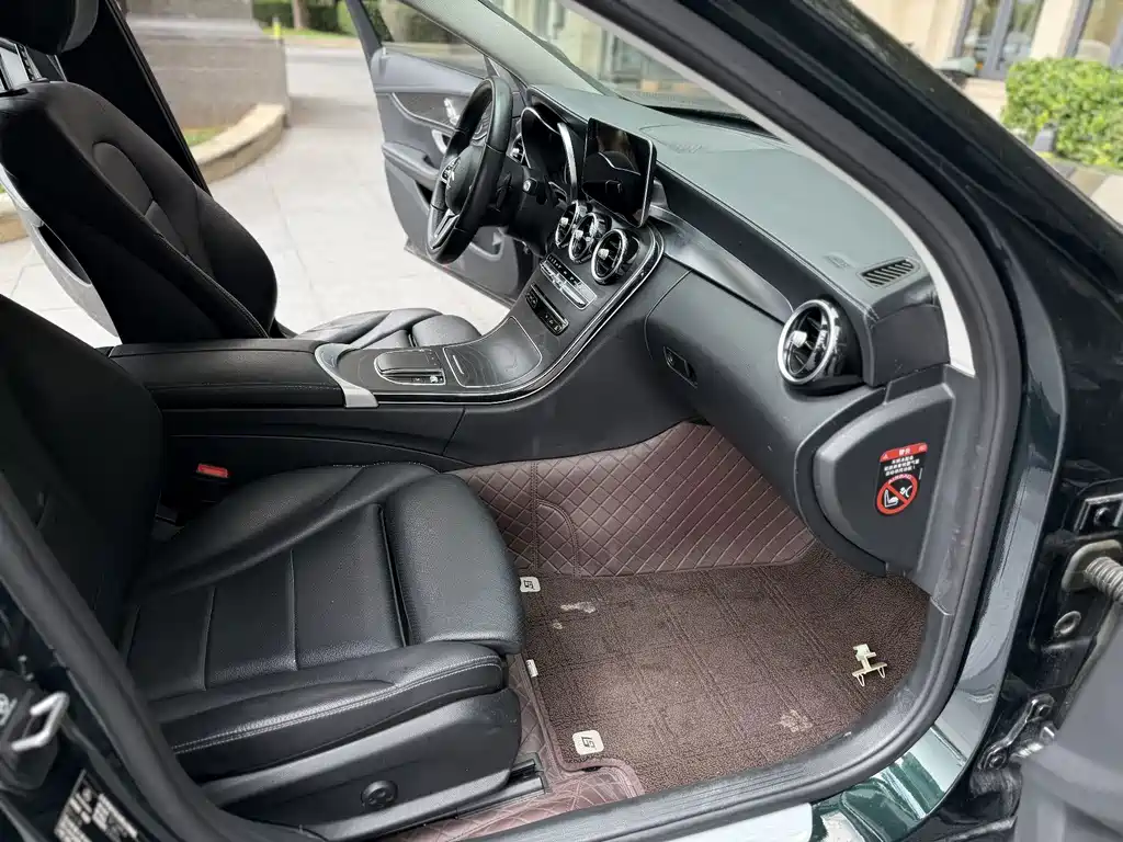 Mercedes-Benz C-Class — миниатюра 4