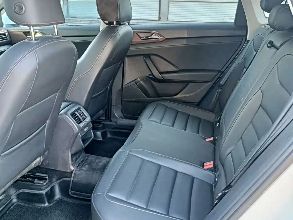 Volkswagen Tharu — миниатюра 7