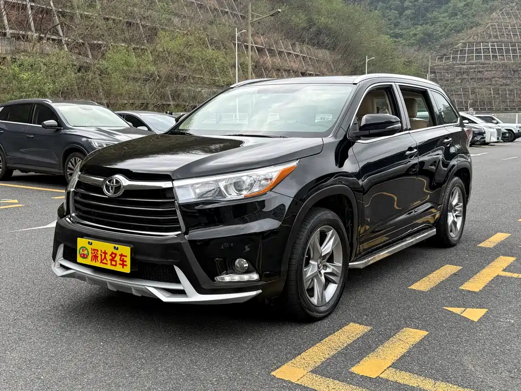 Toyota Highlander 2017 2.0T Luxury 7 мест