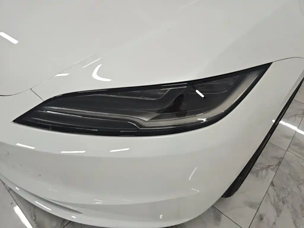 Tesla Model 3 — миниатюра 24