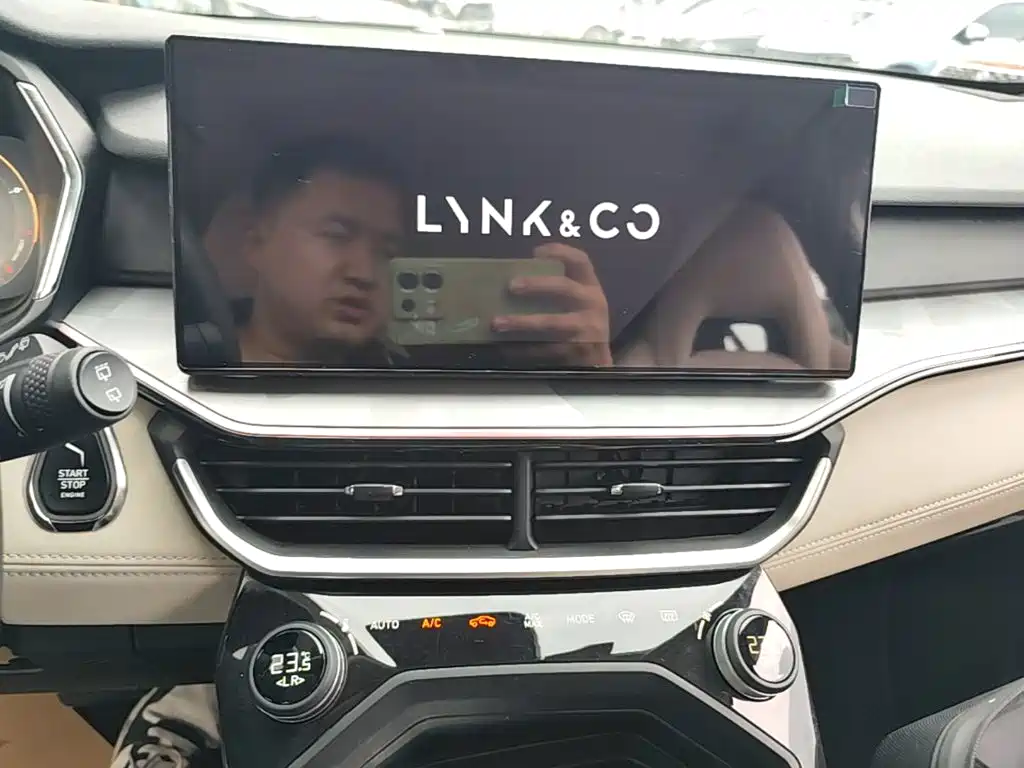 Lynk & Co 06 — миниатюра 13