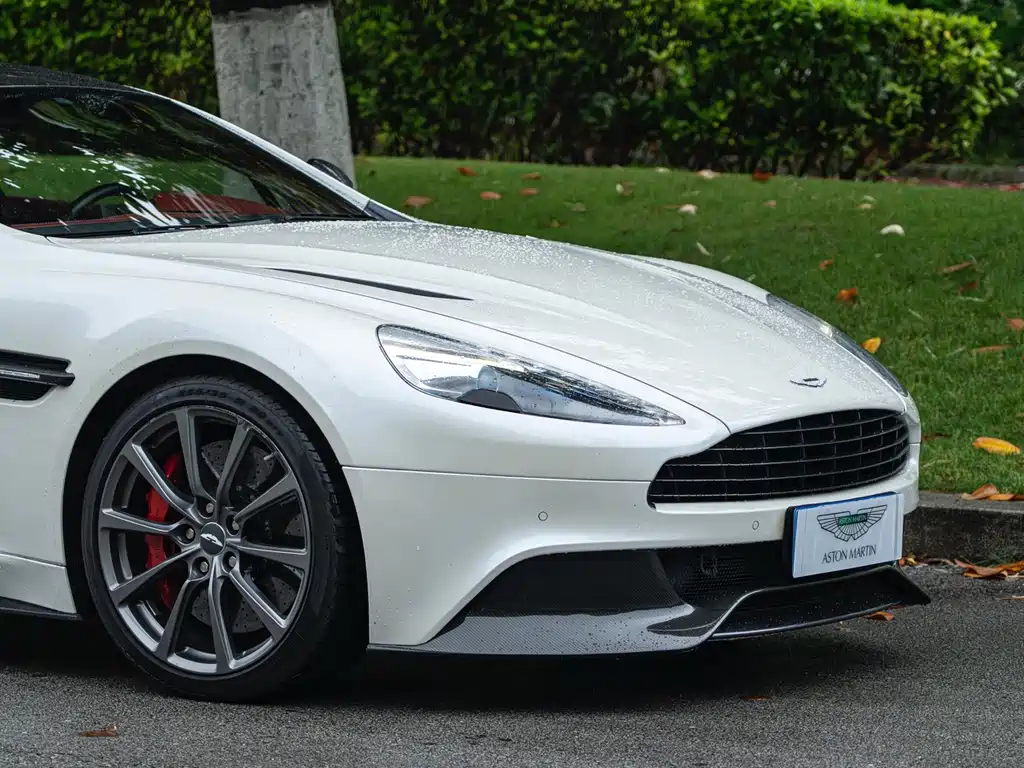 Aston Martin Vanquish — миниатюра 5