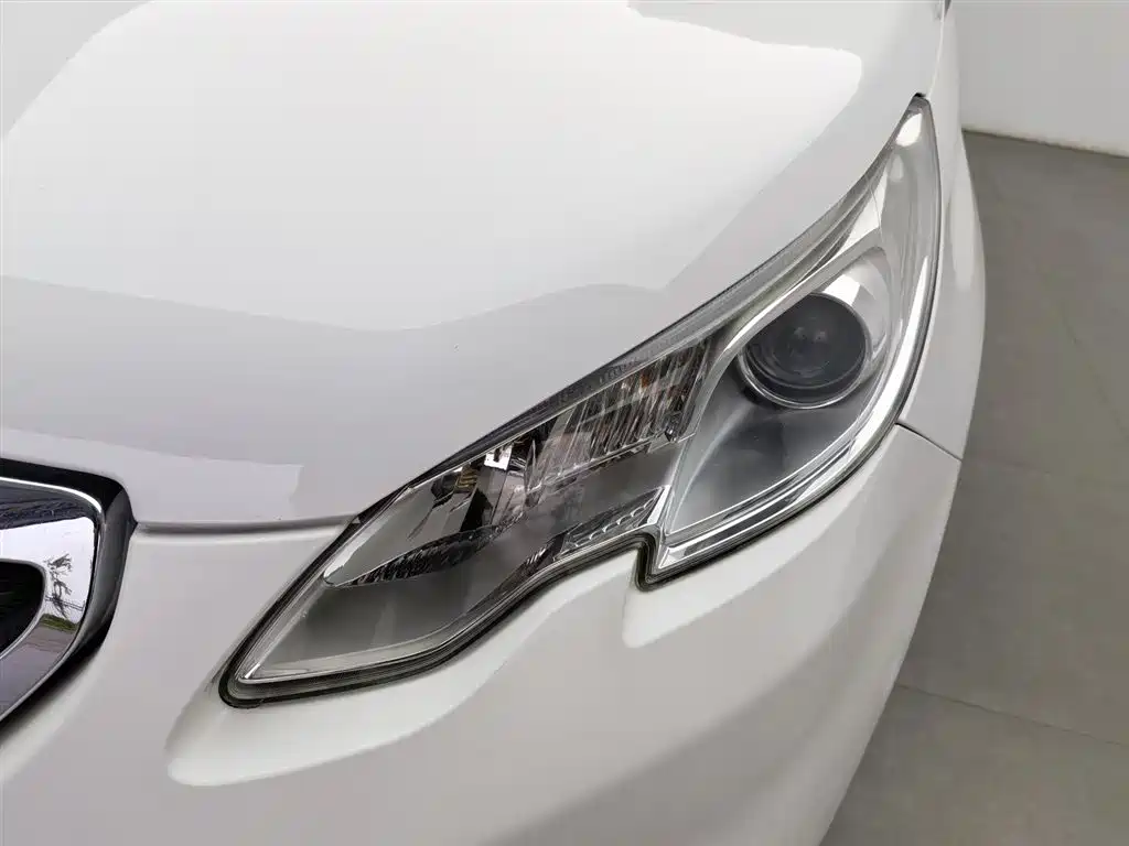 Peugeot 2008 2014 1.6L AT