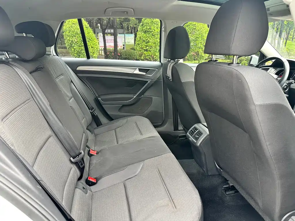 Volkswagen Golf — миниатюра 17