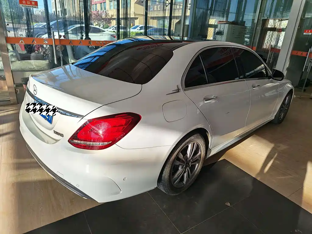 Mercedes-Benz C-Class — миниатюра 8