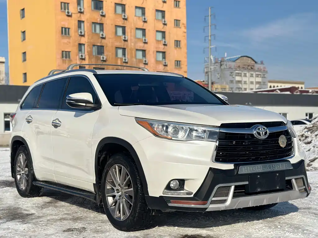 TOYOTA HIGHLANDER