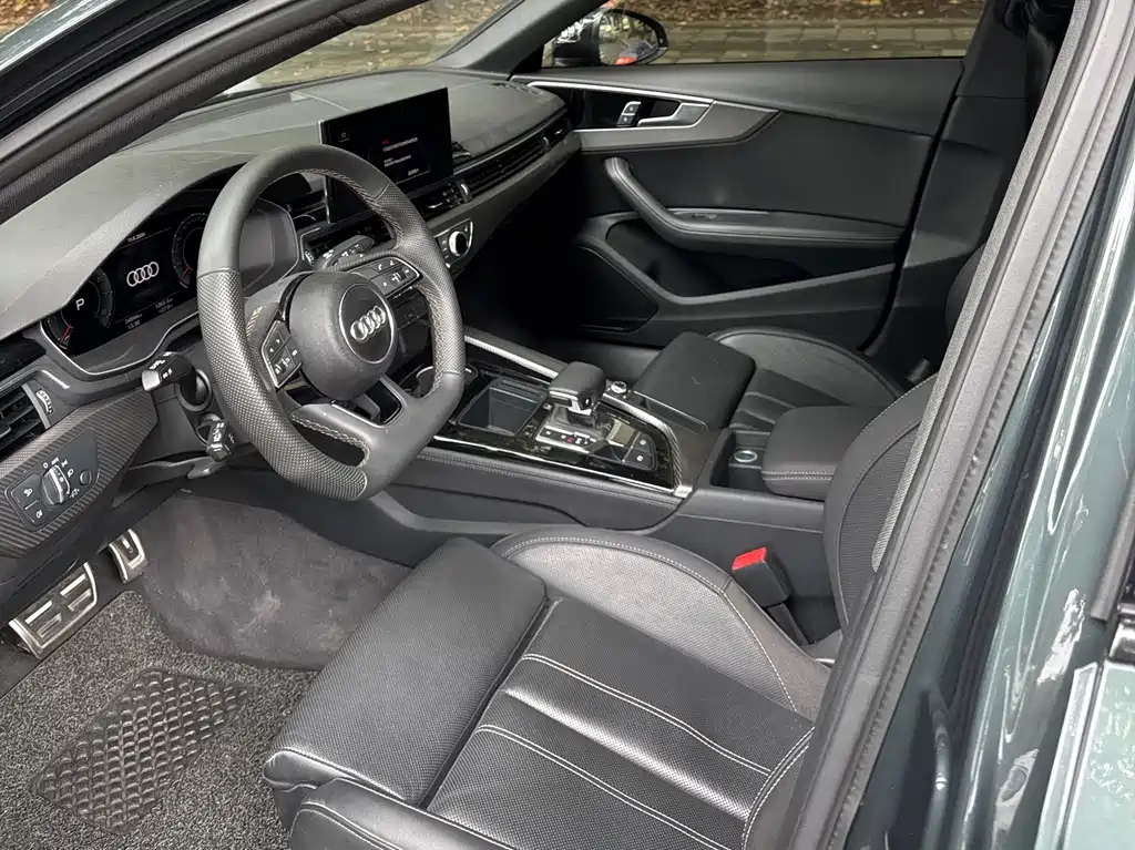 Audi A4L 2024 40 TFSI Luxury