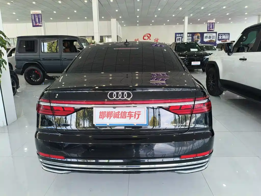 Audi A8 — миниатюра 5