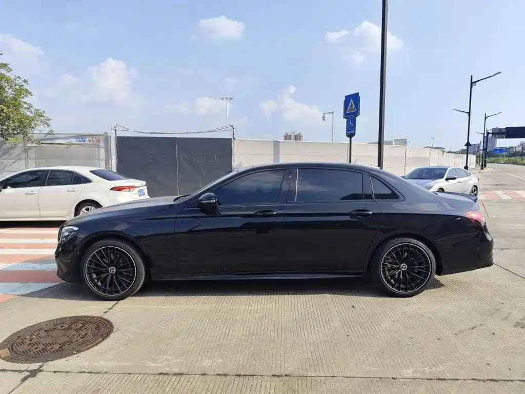 Mercedes-Benz E-Class — миниатюра 3