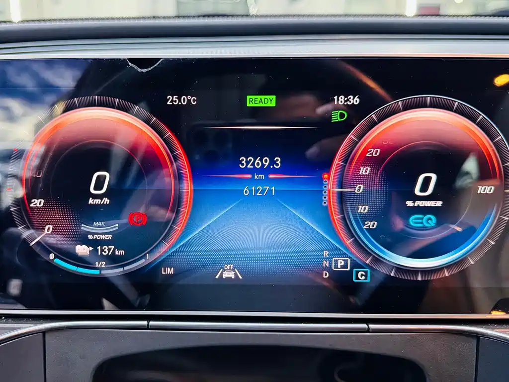 Mercedes-Benz EQC — миниатюра 10