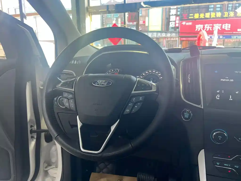 Ford Edge — миниатюра 9